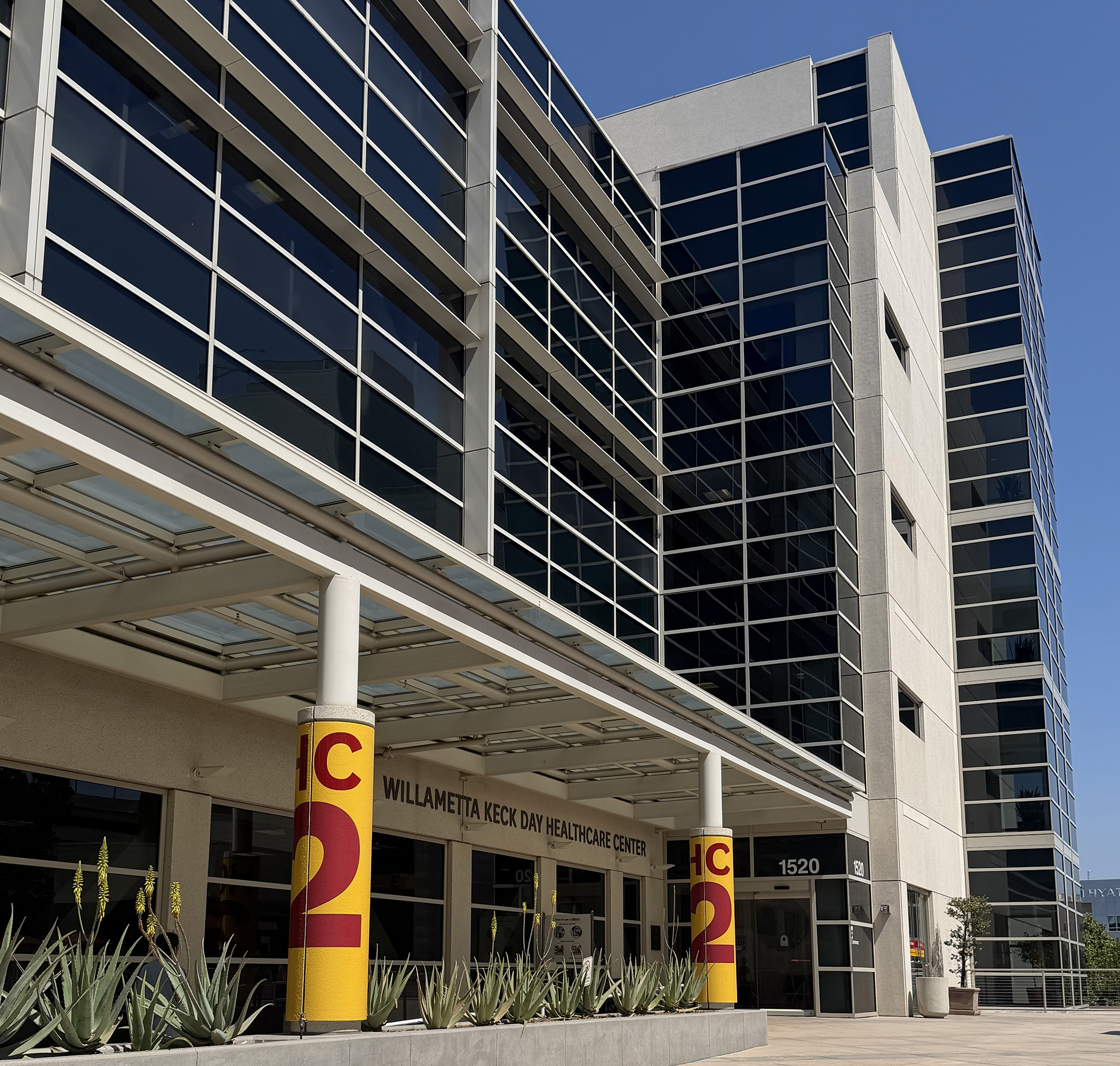 Keck Hospital HCC2 Exterior Shot